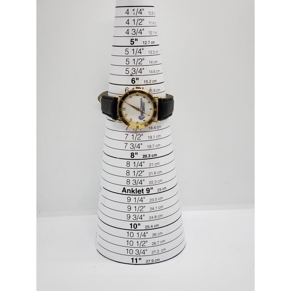 Desert Diamond Casino watch. Gold bevel. Adjustable band Working watch